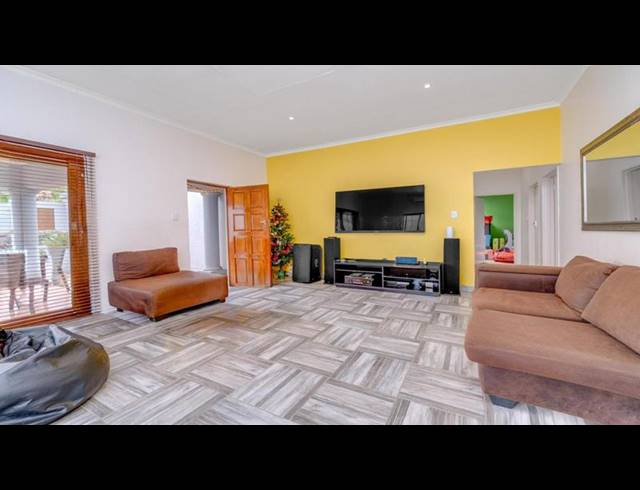 3 BEDROOM HOUSE FOR SALE IN SHARONLEA